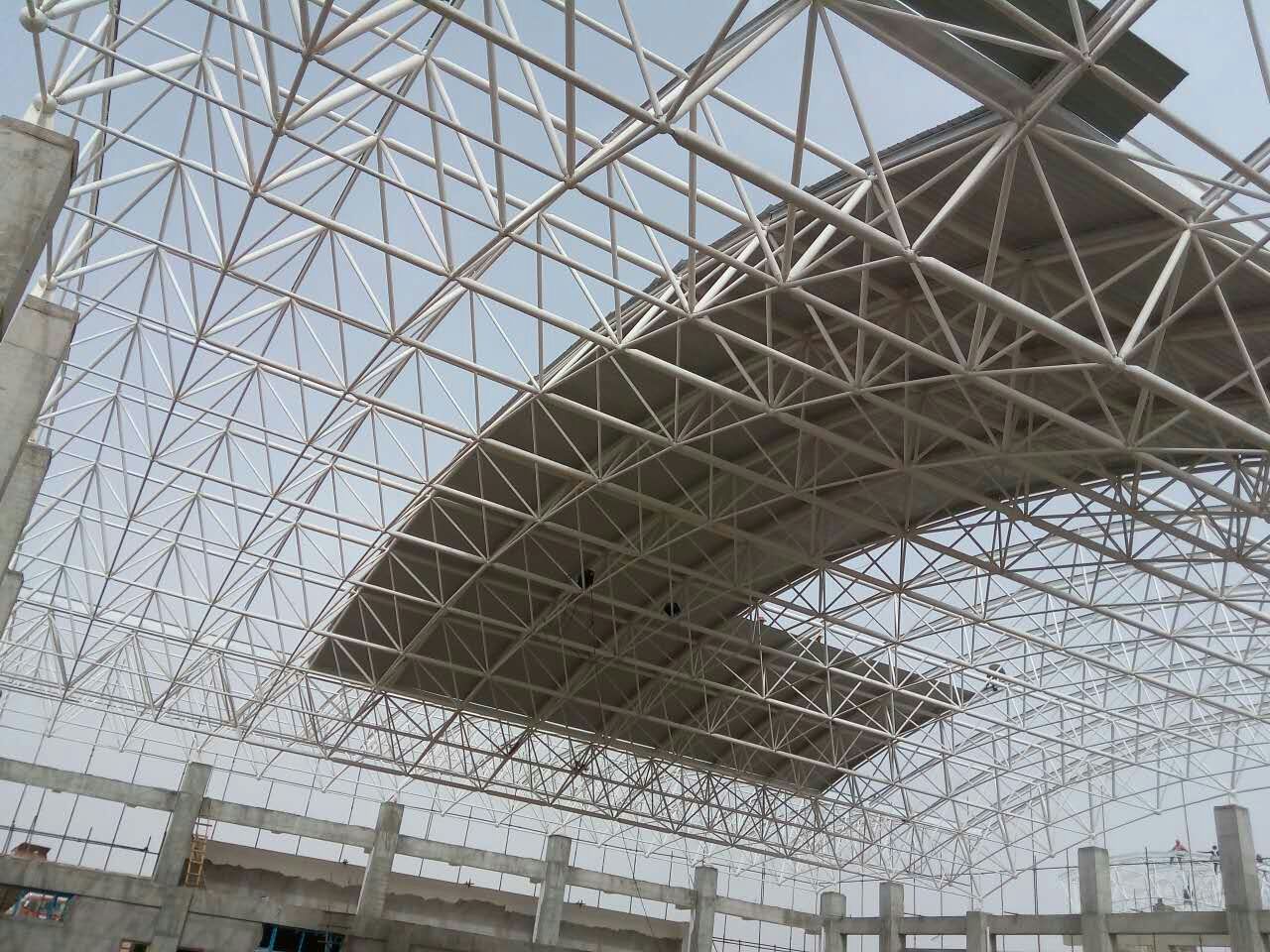 开封螺栓球网架的设计制作与安装